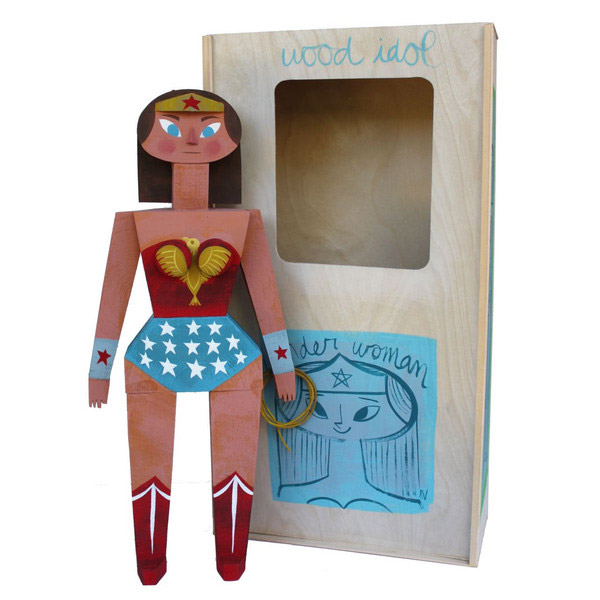 03-toys-wood-idol-por-amanda-visell-wonder-woman